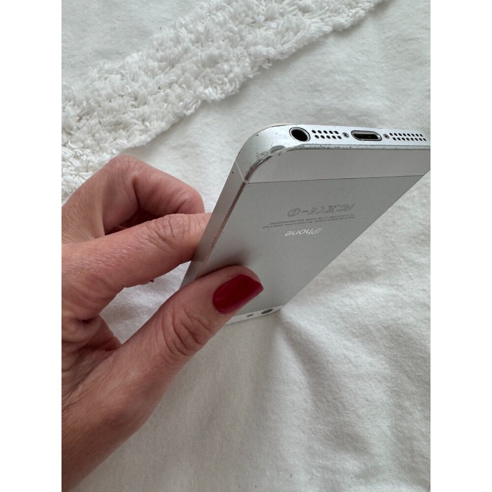 iPhone 5  16 GB White Unlocked MD635LL/A Good Preowned Condition - Picture 7 of 11